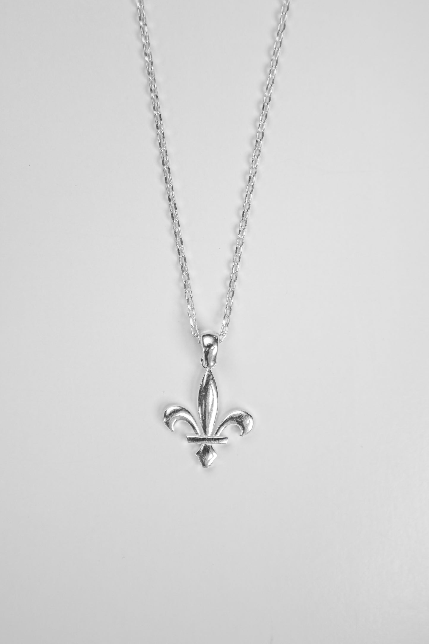 Collier fleur de Lys
