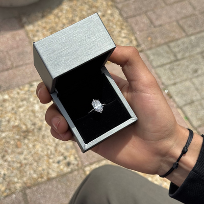 L’Ovale Royal – Solitaire (6 سنون) + Coffret Cadeau Lumineux